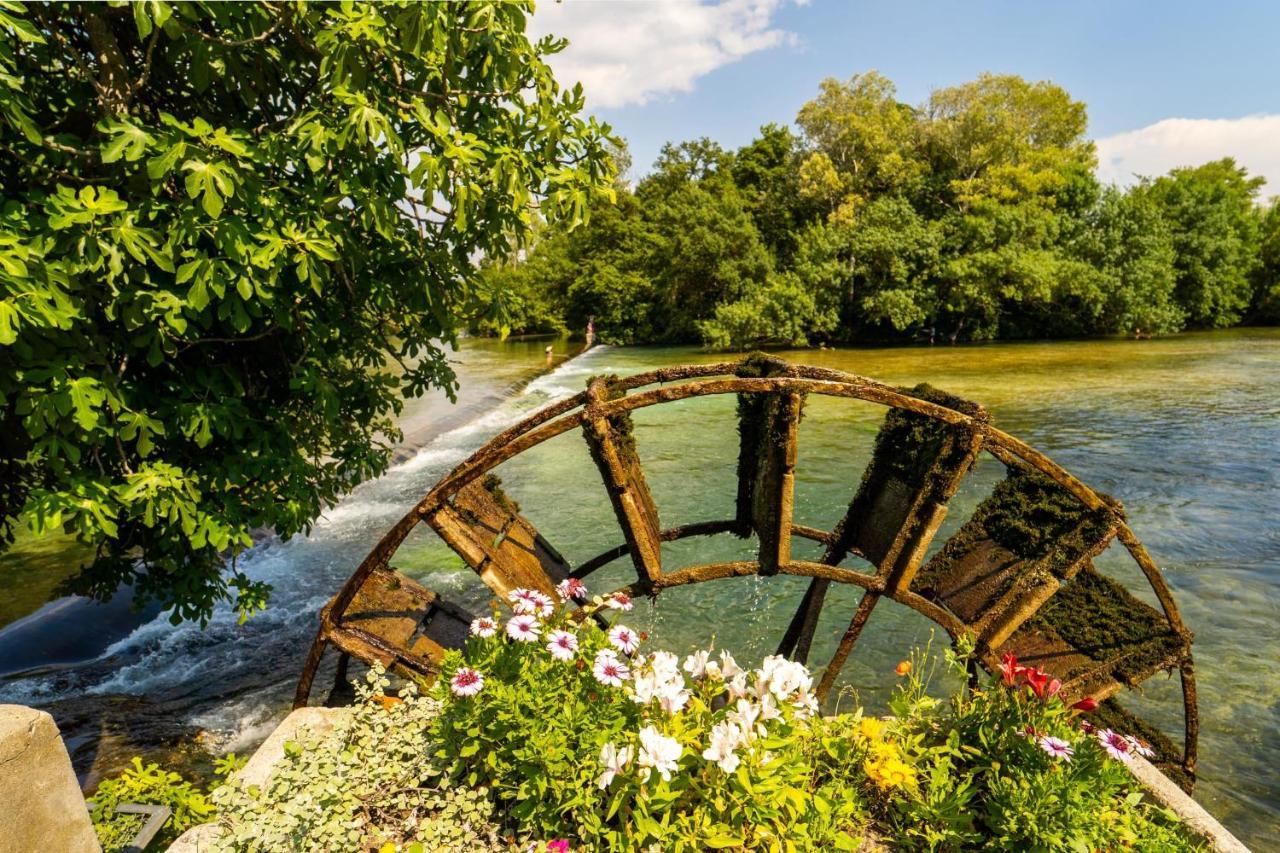 Appartement Au Coeur De L'Isle Sur La Sorgue Esterno foto